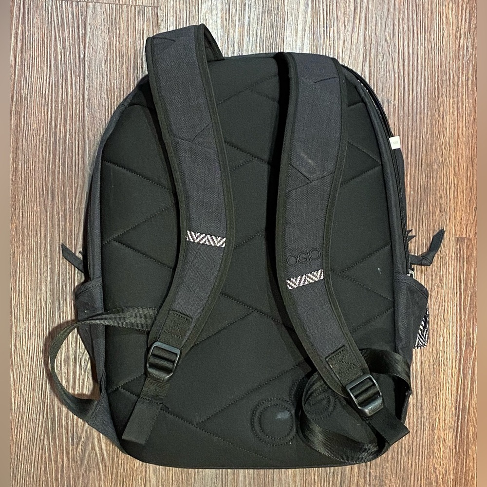 Back pack - Picture 2 of 5